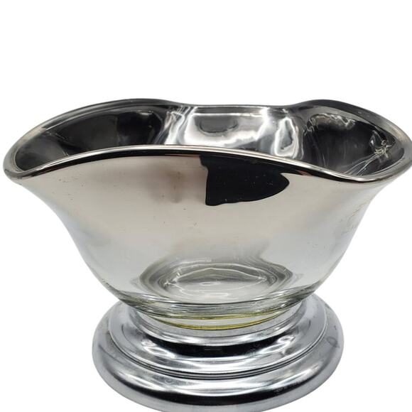 Dorothy Thorpe Silver Fade Glass Bowl Small Footed Tri Corner Dish MCM Decor - Picture 1 of 10